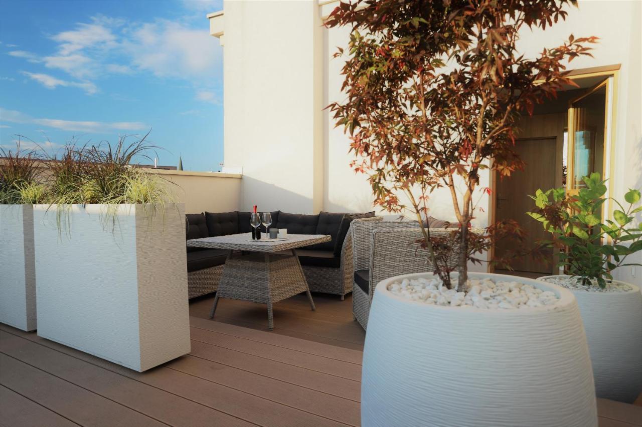 APARTAMENTY NADJEZIORNE z tarasem na dachu Ełk Exteriér fotografie